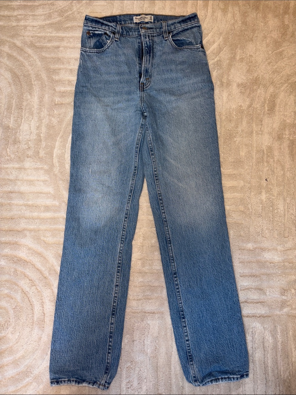 Abercrombie 90s Straight Ultra High Rise